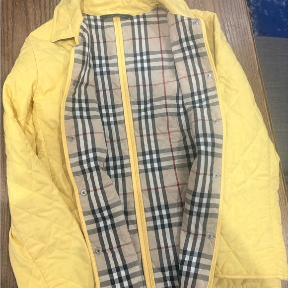 Burberry Quilted Yellow Jacket - Picture 6 of 6